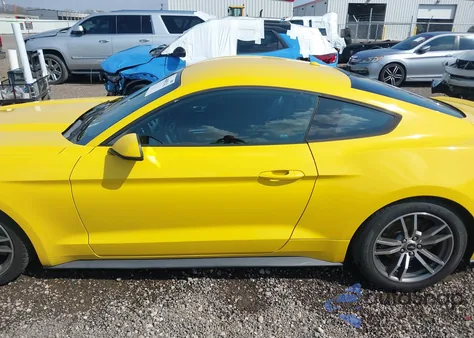 2015 Ford Mustang Ecoboost z USA, uszkodzony, nr VIN 1FA6P8TH5F5353020